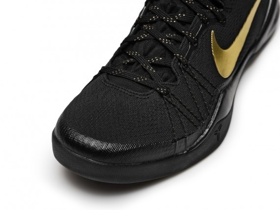 black and gold kobe elites