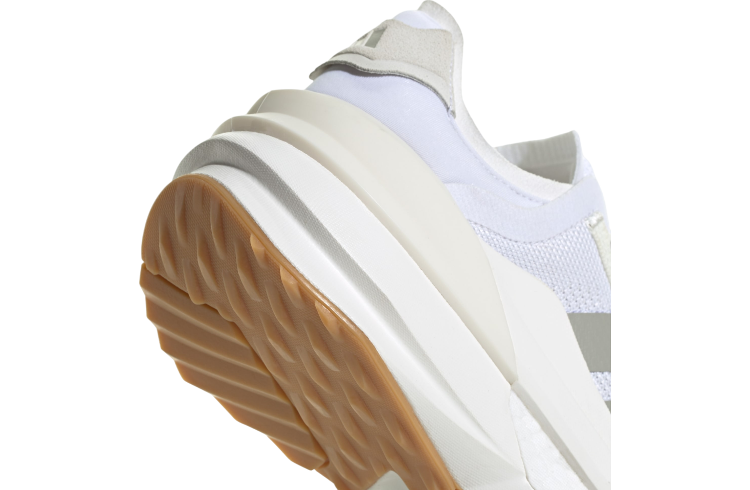 Adidas Avryn_x WMNS Cloud White / Core White / Gum