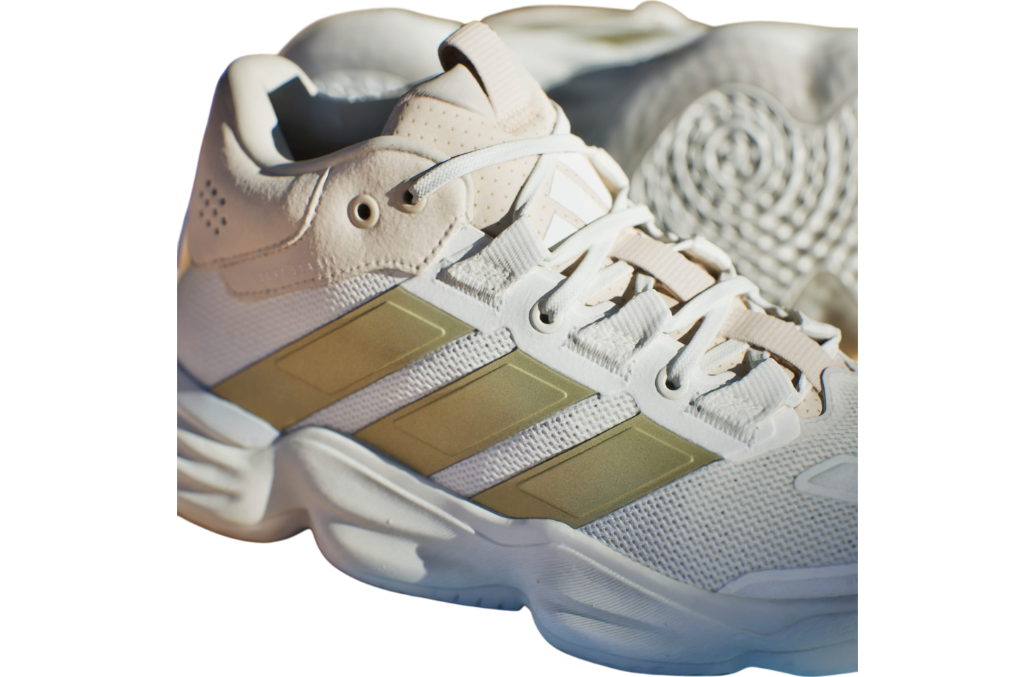 Adidas Court Stabil Indoor WMNS Off White / Gold Metallic