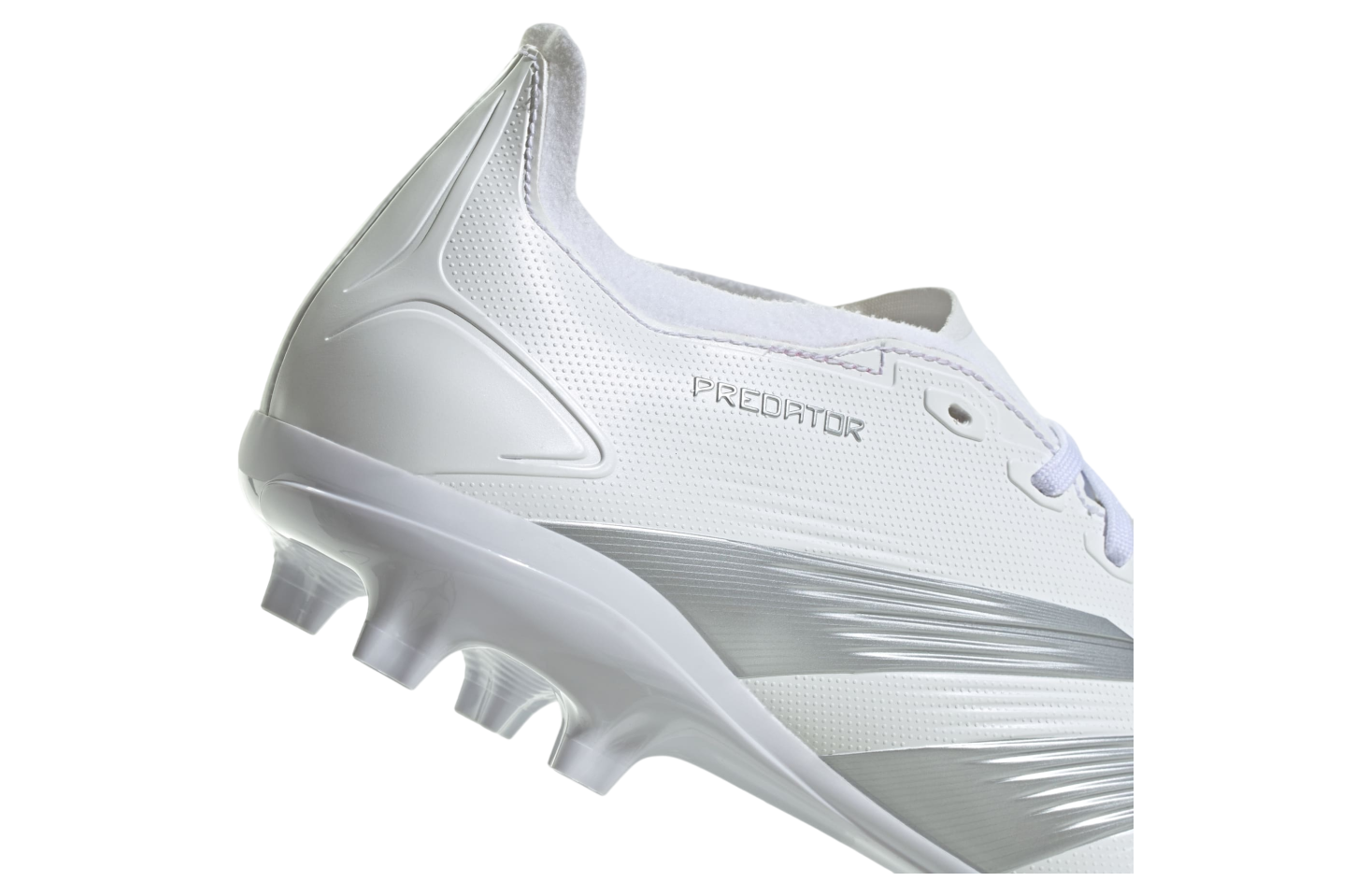 Adidas Predator 24 League Low FG WMNS Cloud White / Silver Metallic