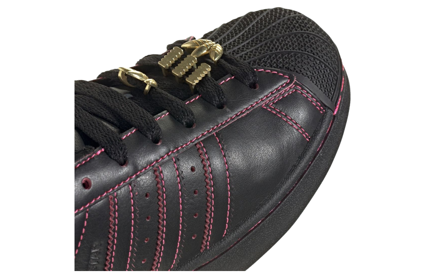 Adidas Superstar Core Black / Gold / Red