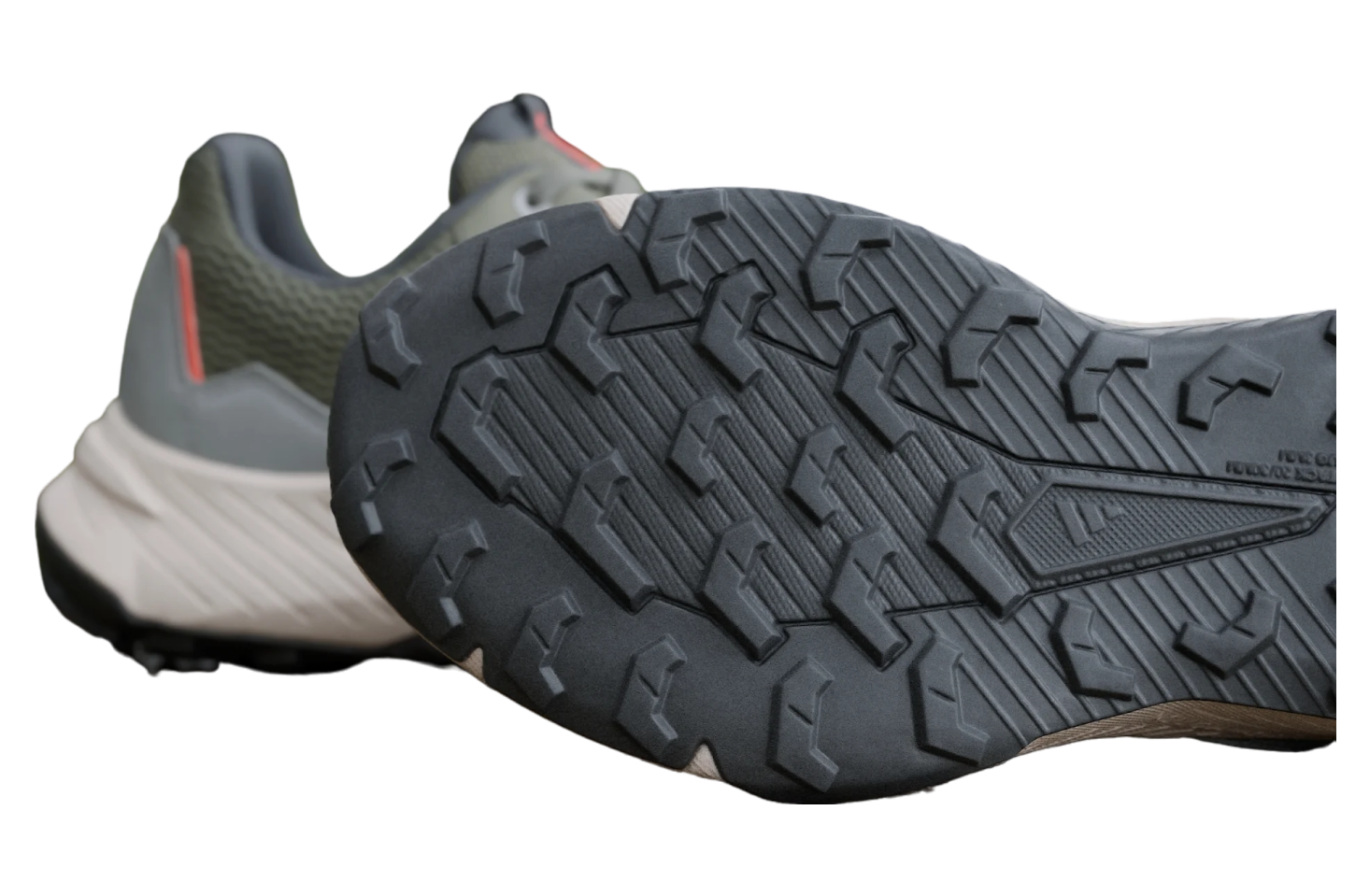 Adidas Tracefinder Charcoal Solid Grey / Carbon