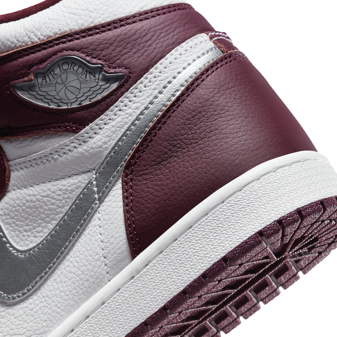 Air Jordan 1 High OG Bordeaux