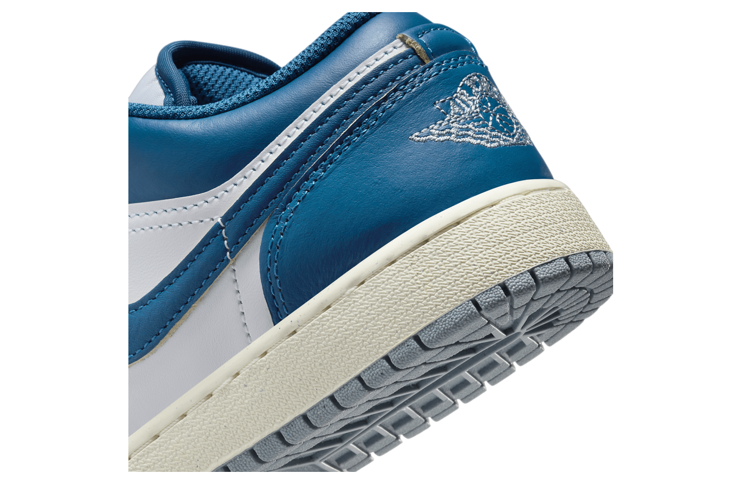 Air Jordan 1 Low SE GS White / Blue Grey / Industrial Blue