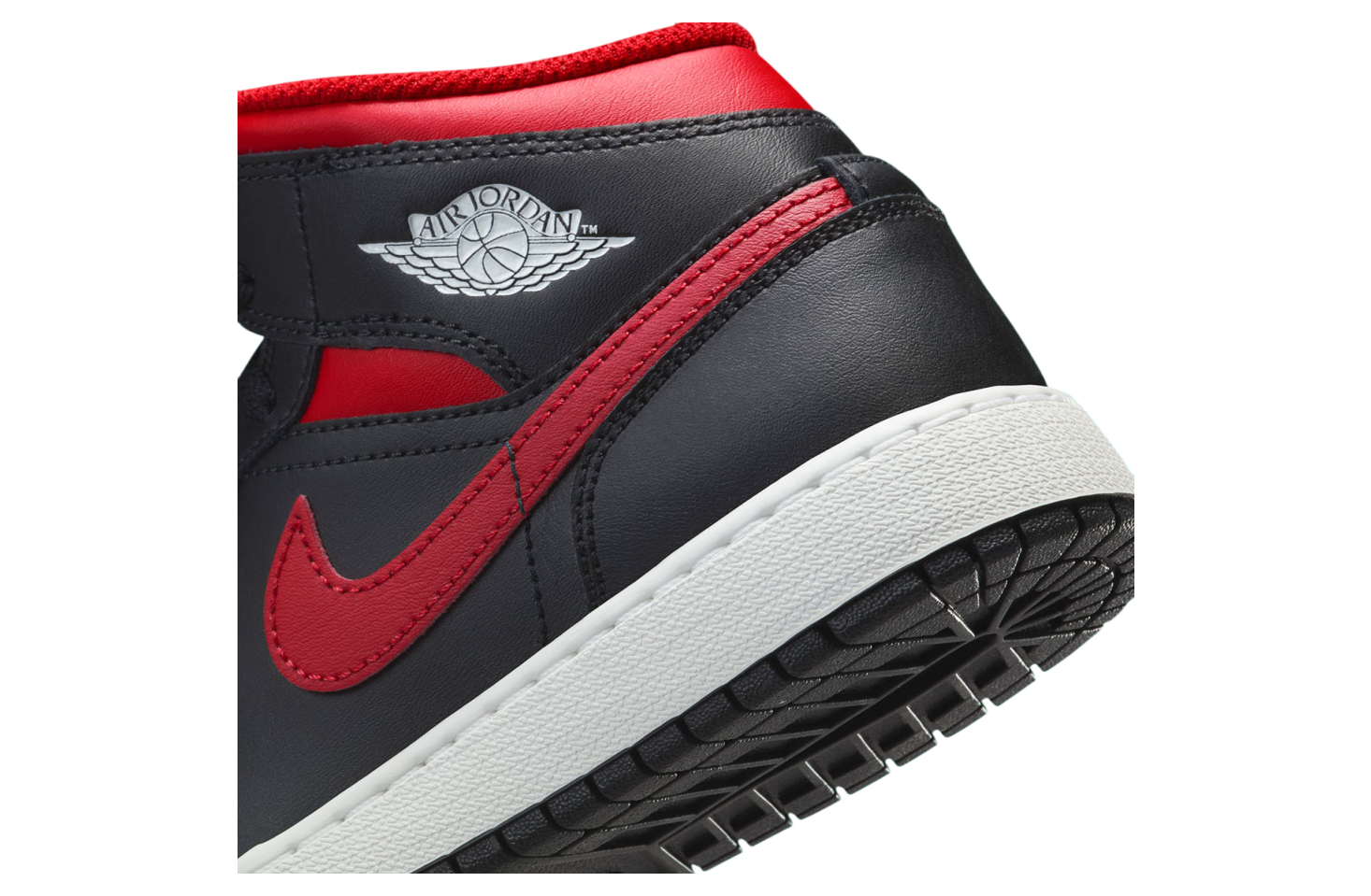 Air Jordan 1 Mid Bred Black / Red