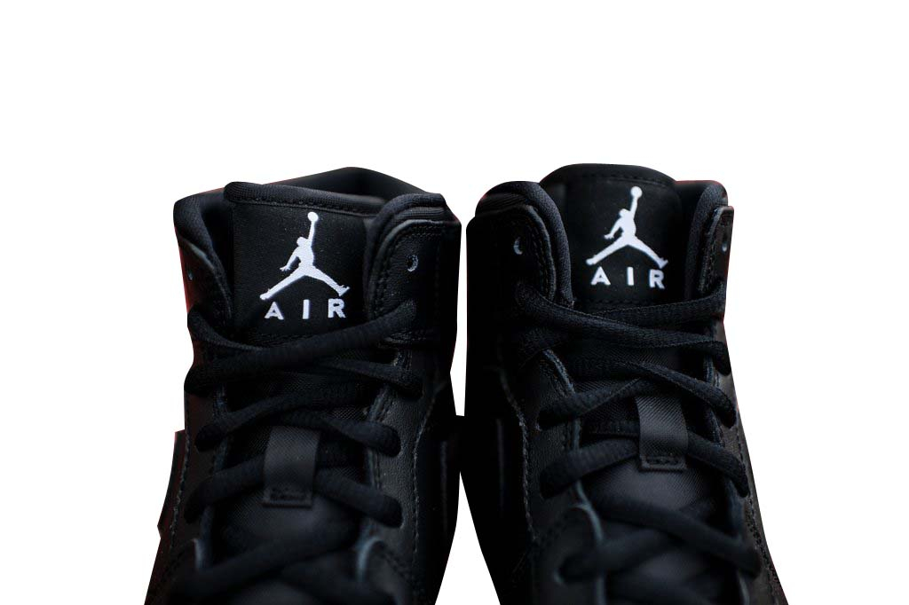 Air Jordan 1 Mid Triple Black 554724034