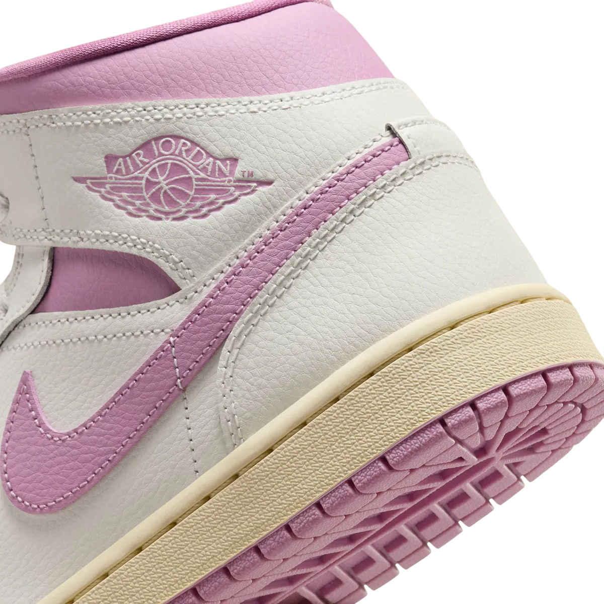 Air Jordan 1 Strawberries & Cream