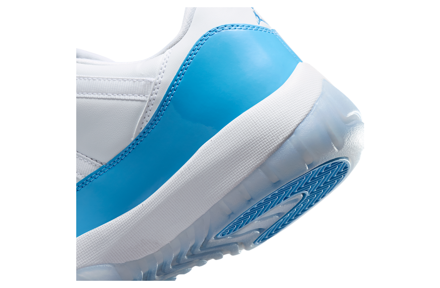 Air Jordan 11 Low White / University Blue