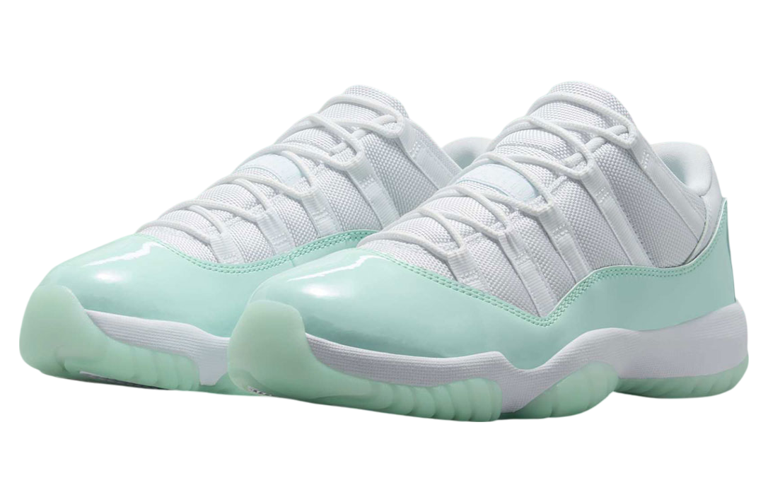 Air Jordan 11 Low WMNS Igloo