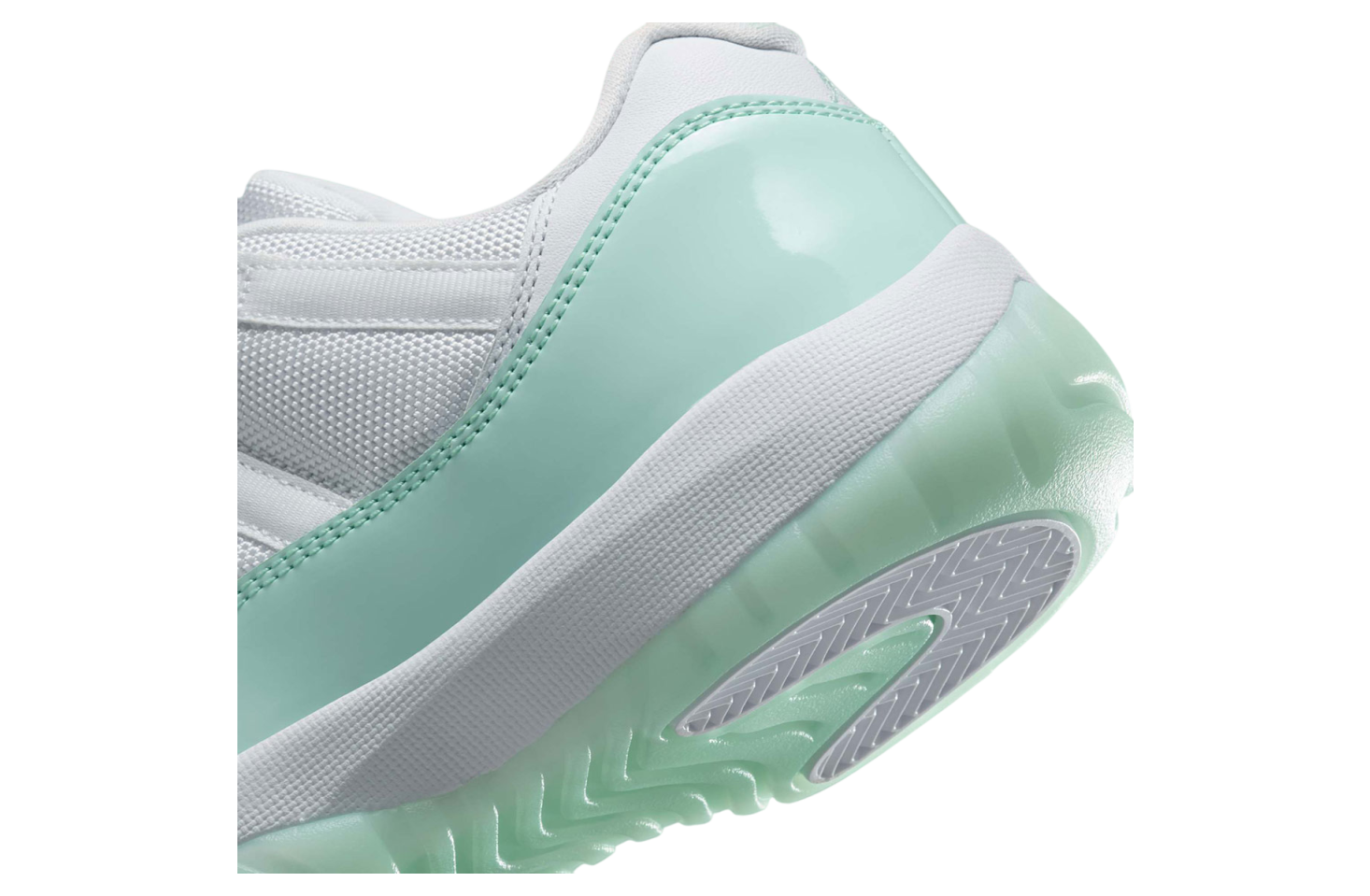 Air Jordan 11 Low WMNS Igloo
