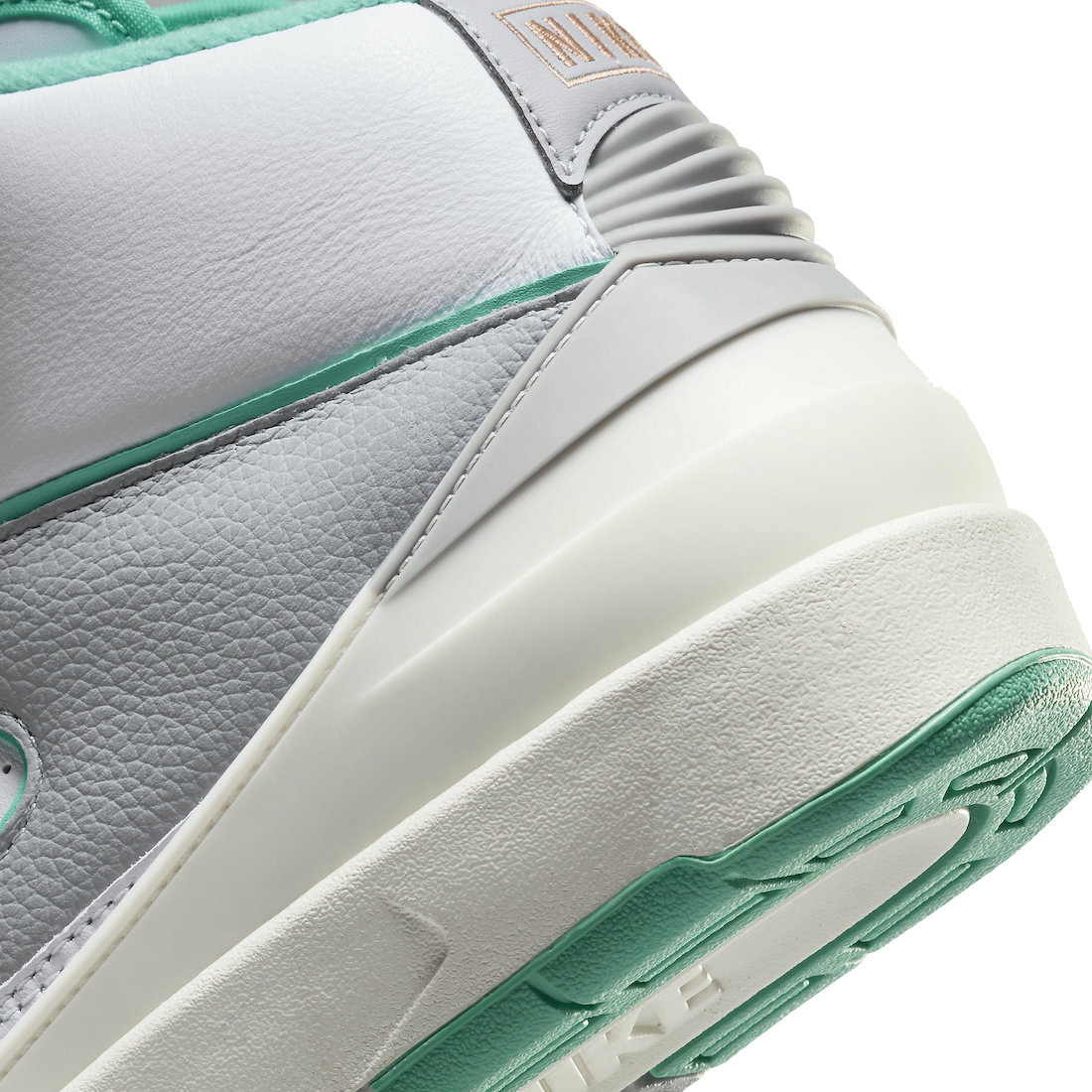 Air Jordan 2 WMNS Crystal Mint