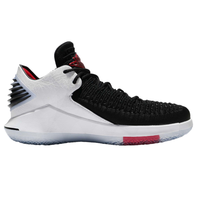 Air Jordan XXXII Low PF Black / White