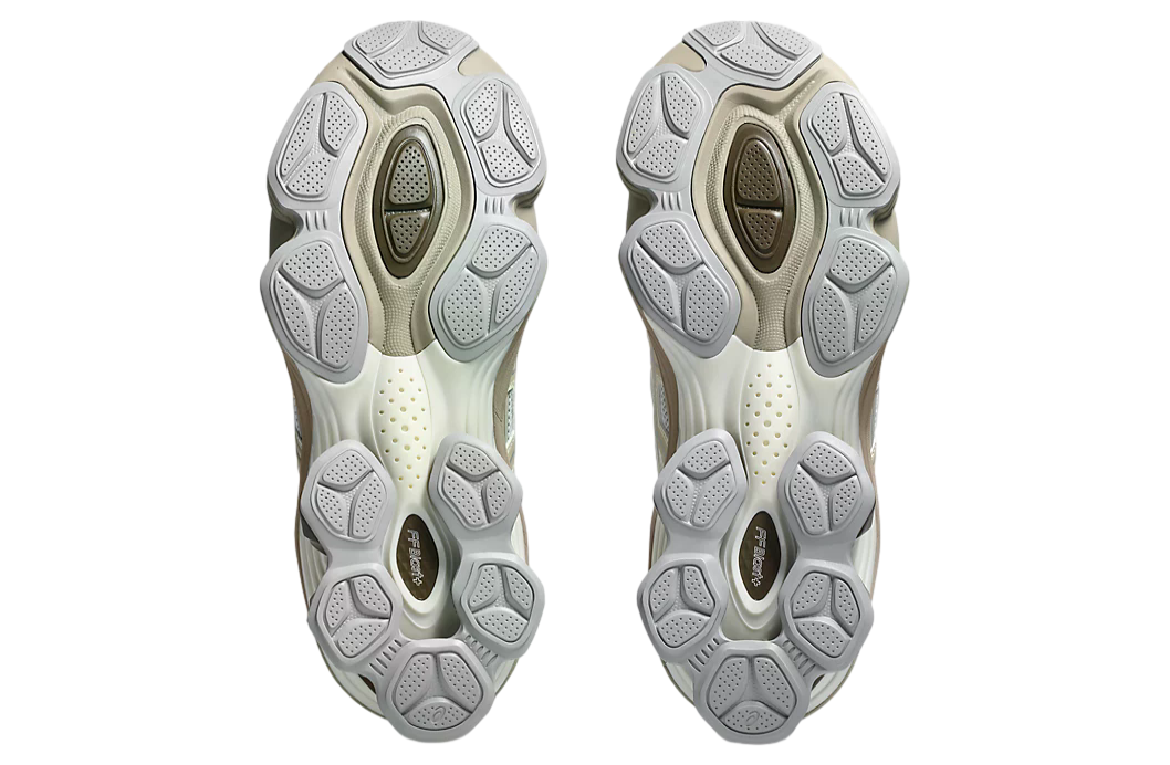 ASICS GEL-KINETIC FLUENT 美品 GEL-KINETIC FLUENT | Unisex | White/Truffle Grey