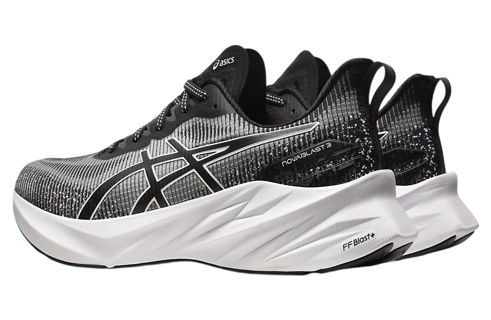 Asics Novablast 3 LE Black / White