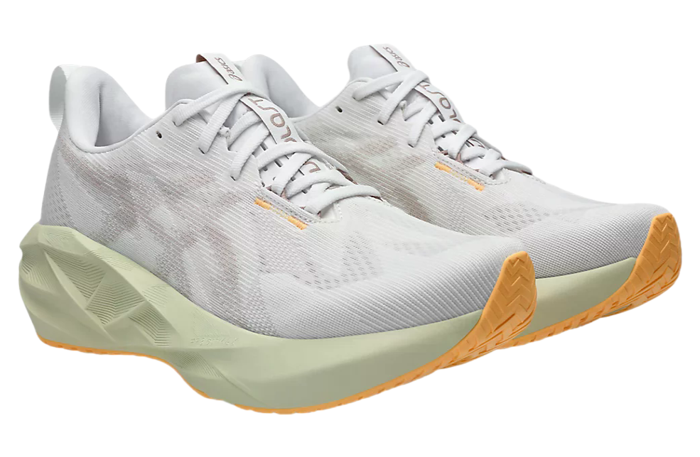 Asics Novablast 5 White / Fawn