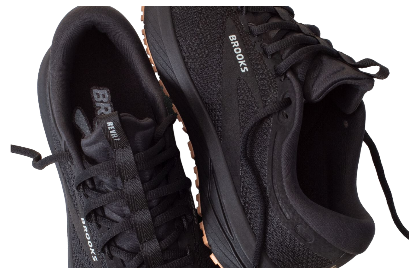 Brooks Revel 7 Black / Gum