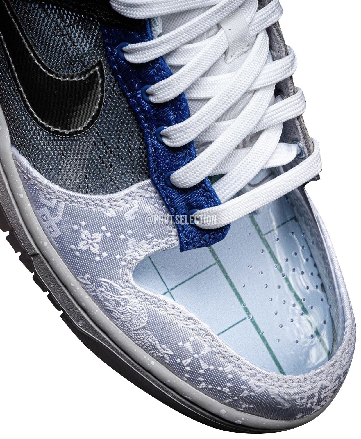 CLOT x Nike Dunk Low quot;What Thequot; Trading Card Pack
