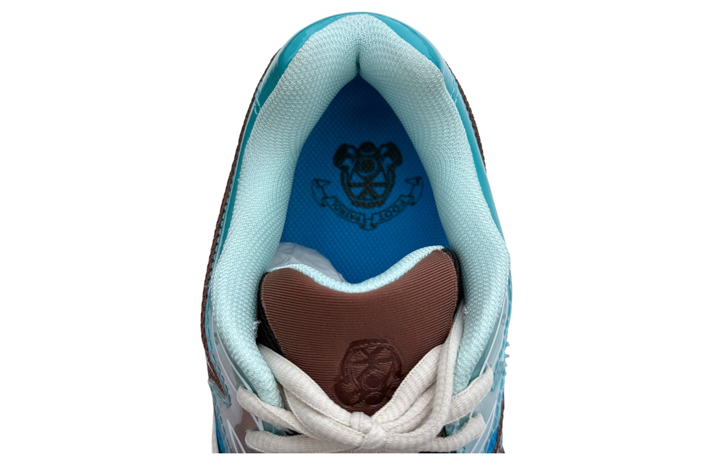 Footpatrol x Saucony Progrid Omni 9 Blue / Brown