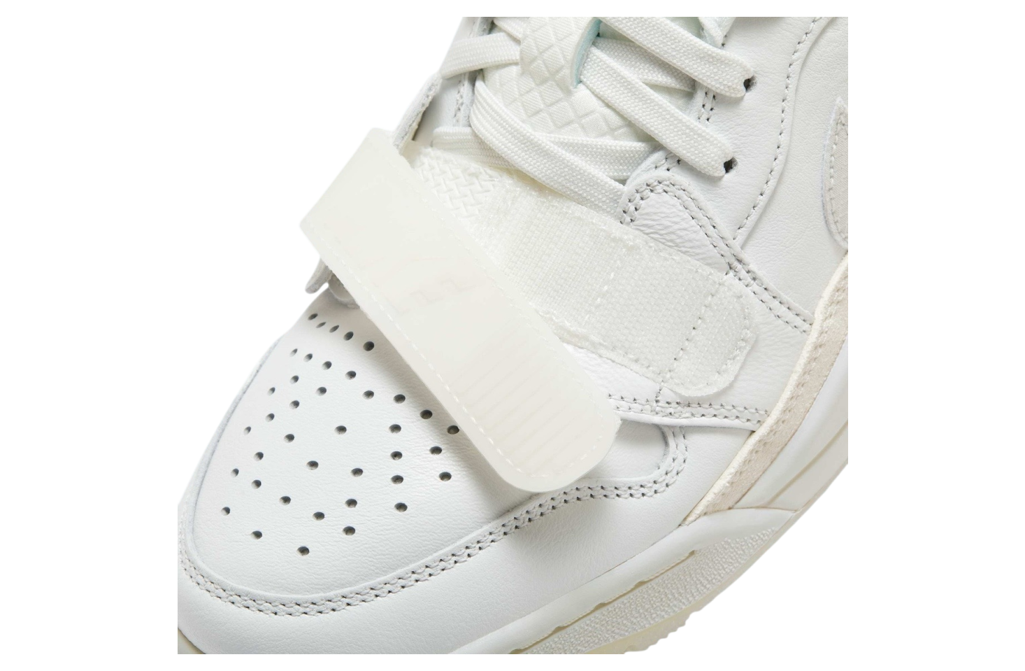 Jordan Legacy 312 Low Year of The Snake (W) Summit White / Light Bone