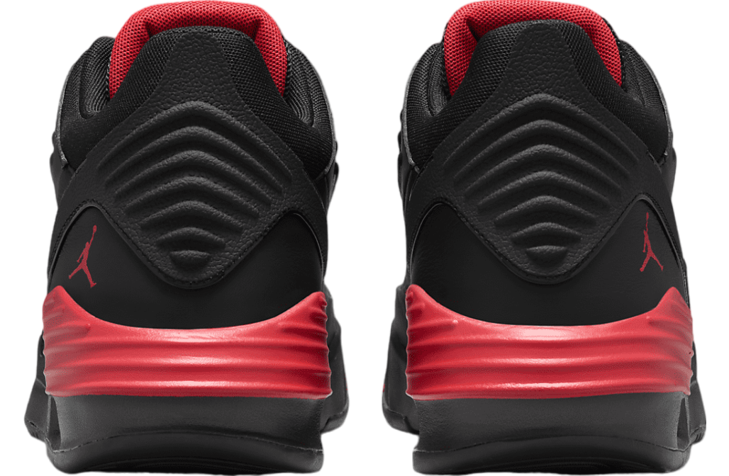 Jordan Max Aura 5 Black / University Red