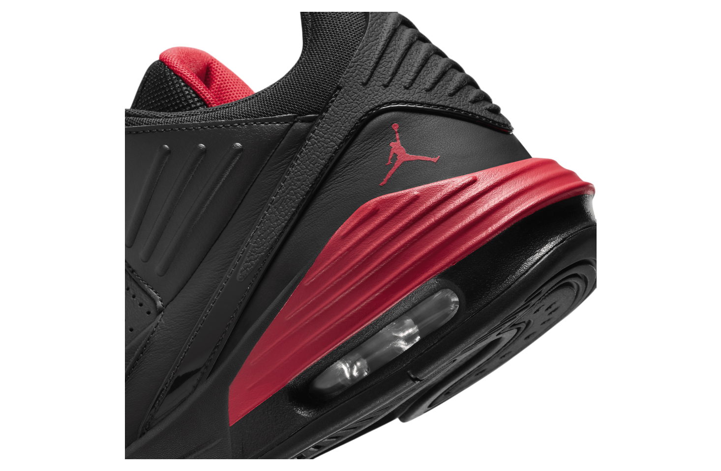 Jordan Max Aura 5 Black / University Red