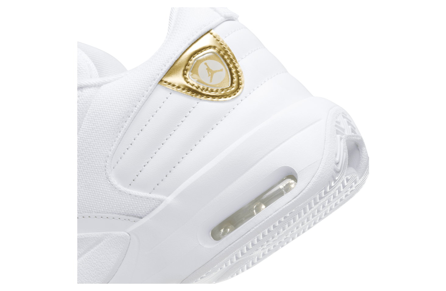 Jordan Max Aura 6 WMNS White / Metallic Gold