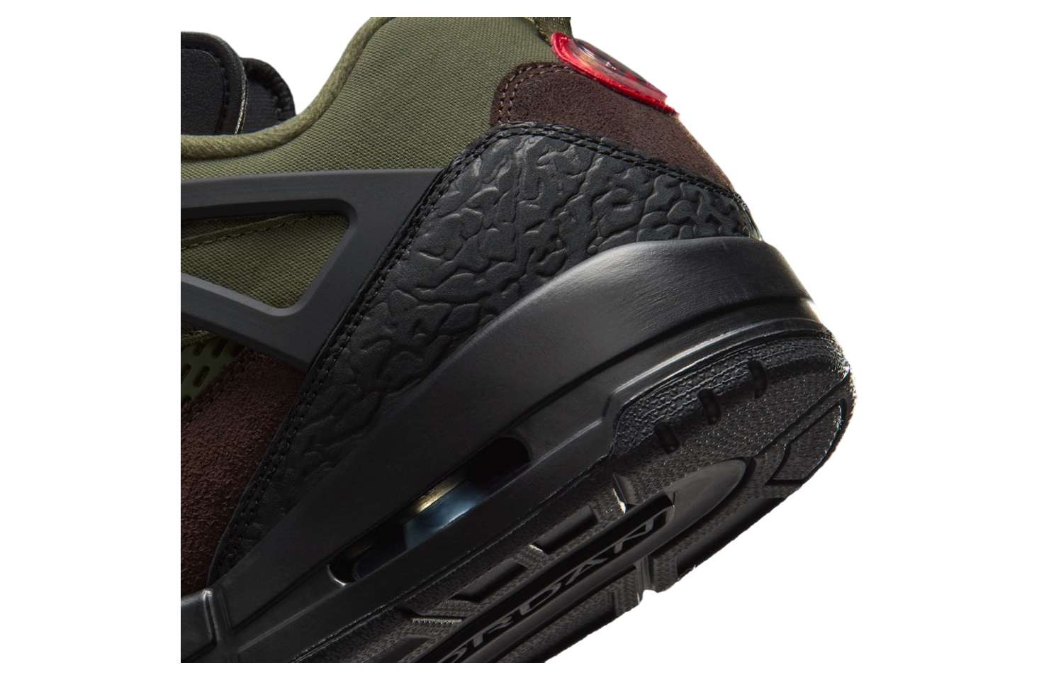 Jordan Spizike Low Beef / Broccoli