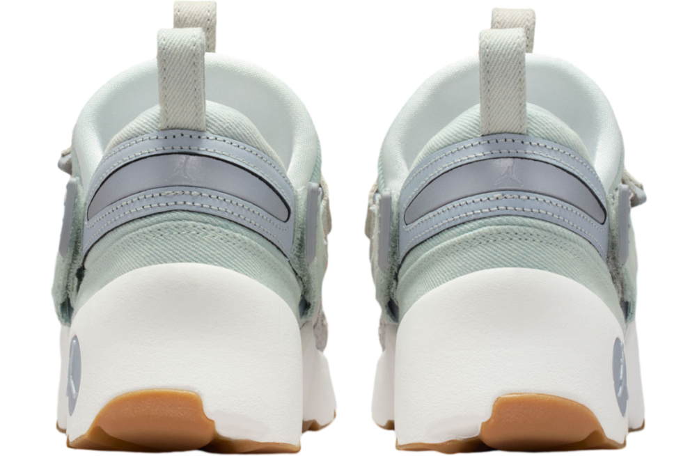 Jordan Trunner Lx Wmns Summit White /  Bright Ceramic