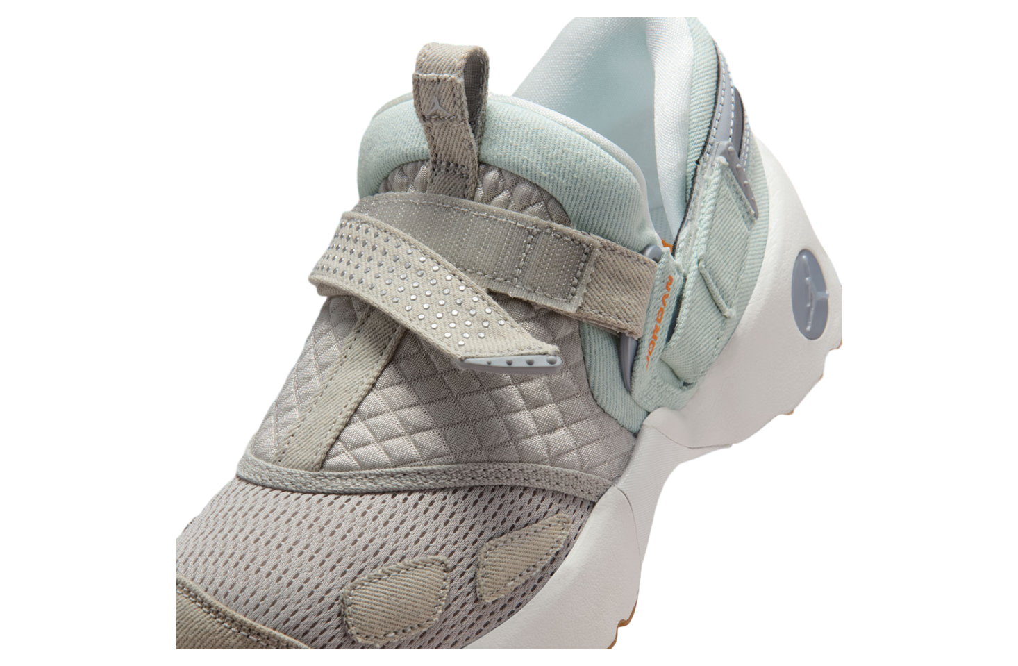 Jordan Trunner Lx Wmns Summit White /  Bright Ceramic