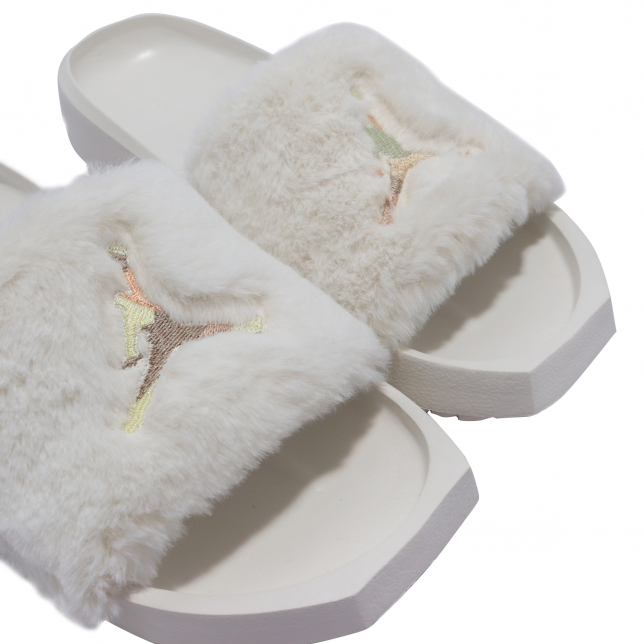 Jordan WMNS Nola Slide Coconut Milk