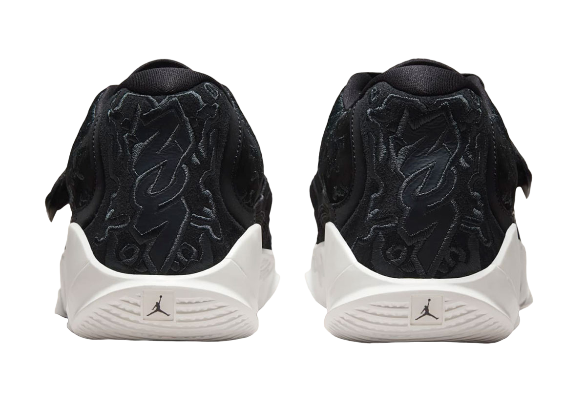 Jordan Zion 3 SE Black / Light Bone