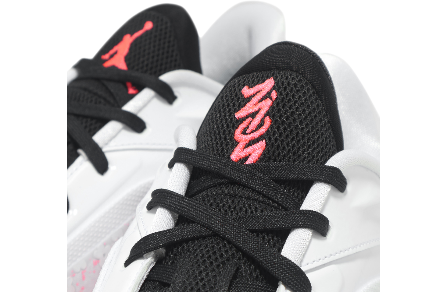 Jordan Zion 4 Pf White / Hot Punch Black