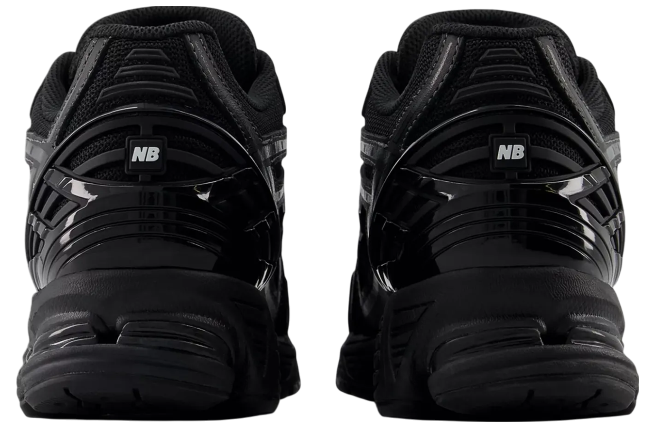 New Balance 1906R Black / White