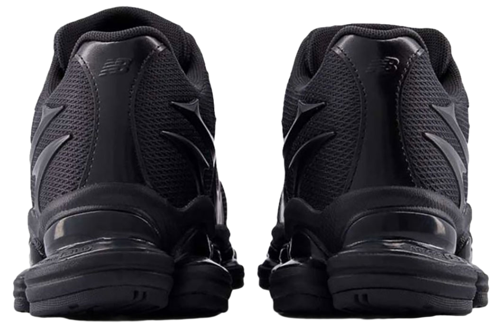 New Balance 2000 Black / Black