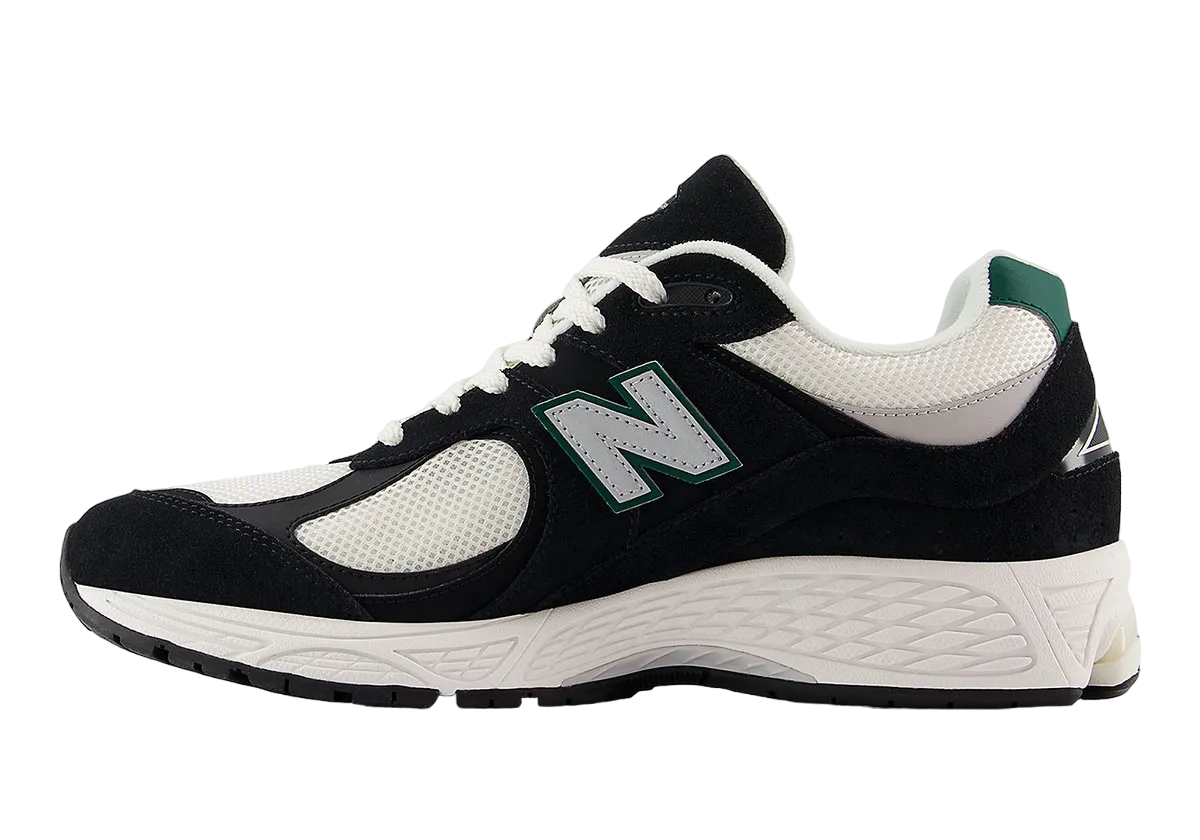 New Balance 2002R Black / Marsh Green