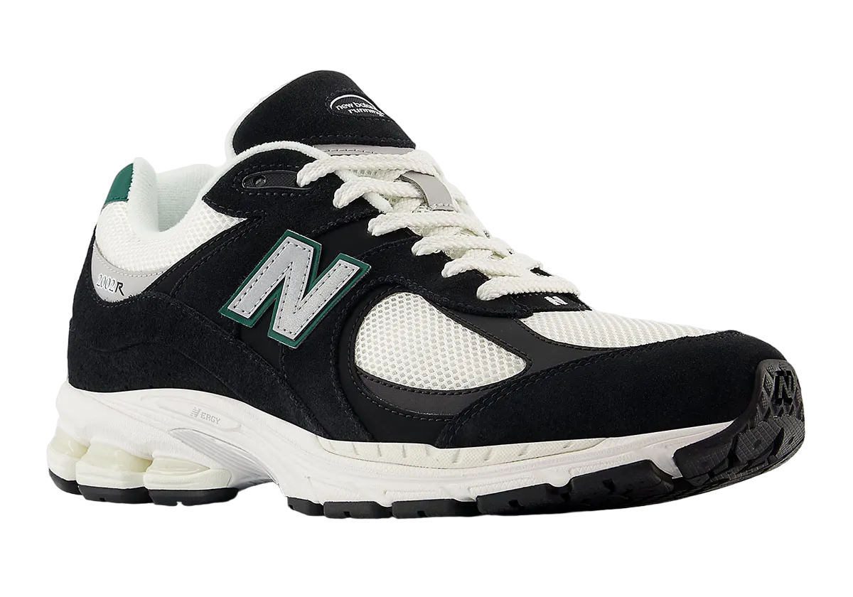 New Balance 2002R Black / Marsh Green