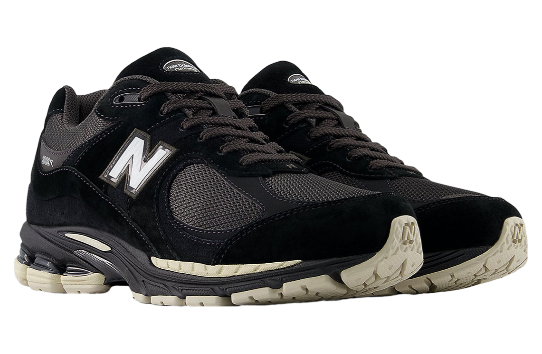 New Balance 2002r Black / Oat