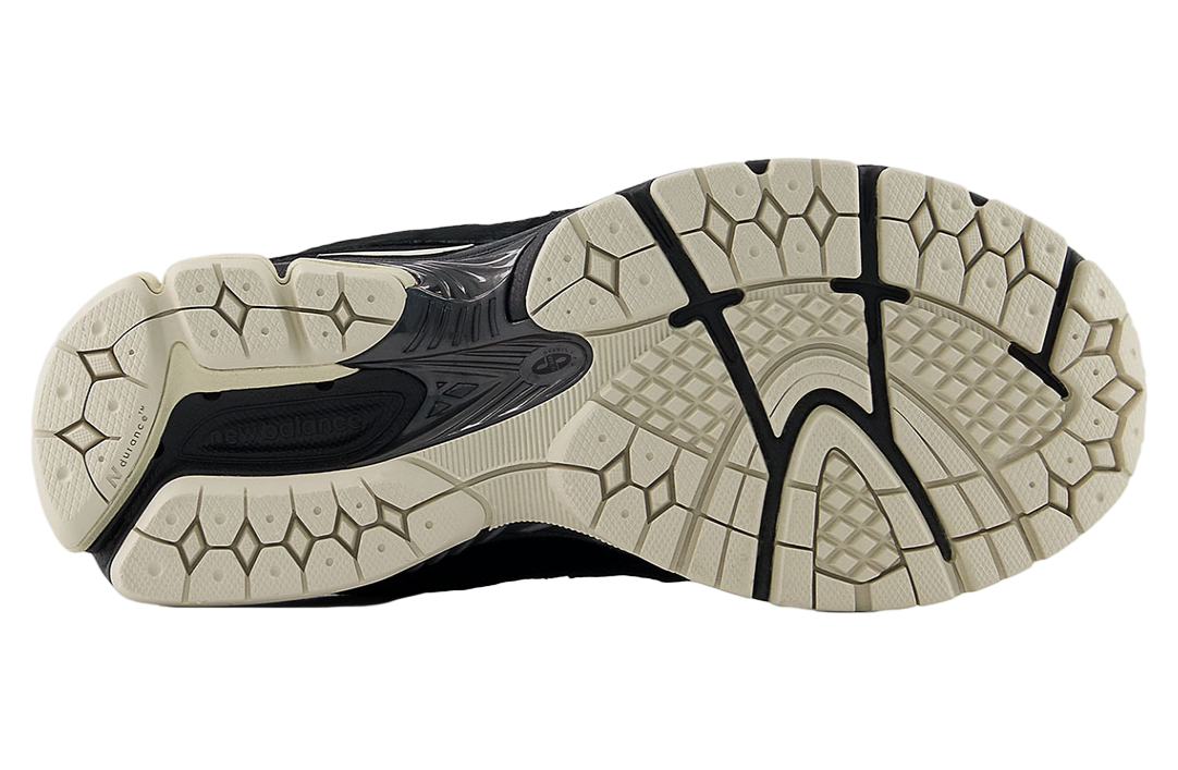 New Balance 2002r Black / Oat