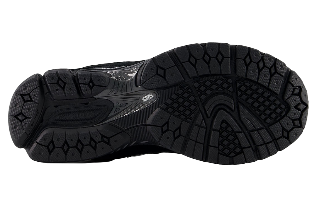 New Balance 2002r Black / Silver / Grey