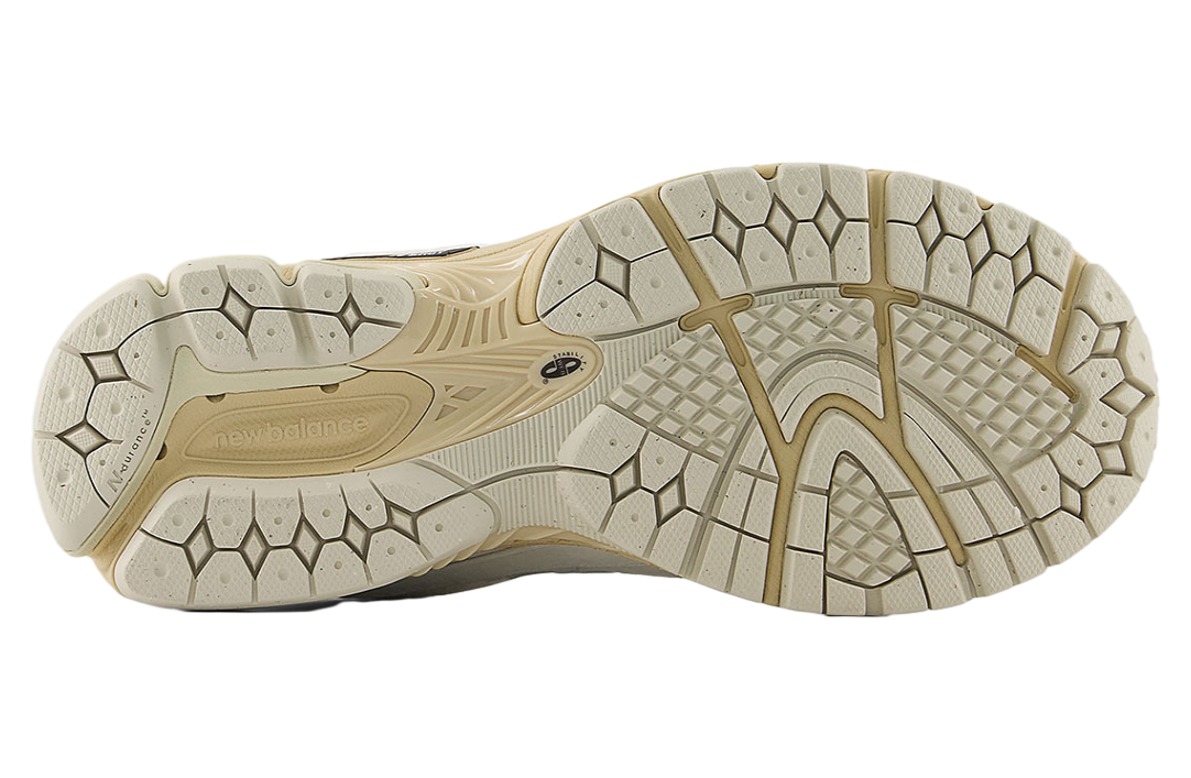 New Balance 2002r Linen / Khaki