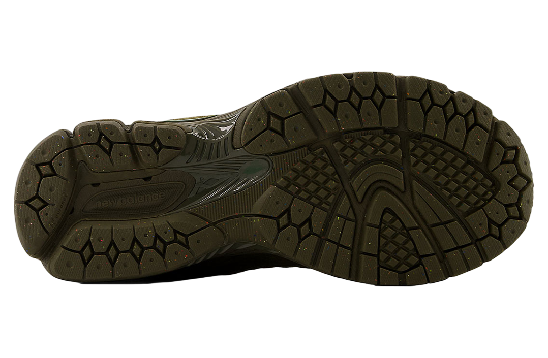 New Balance 2002r Woodland Dark / Alpine Green