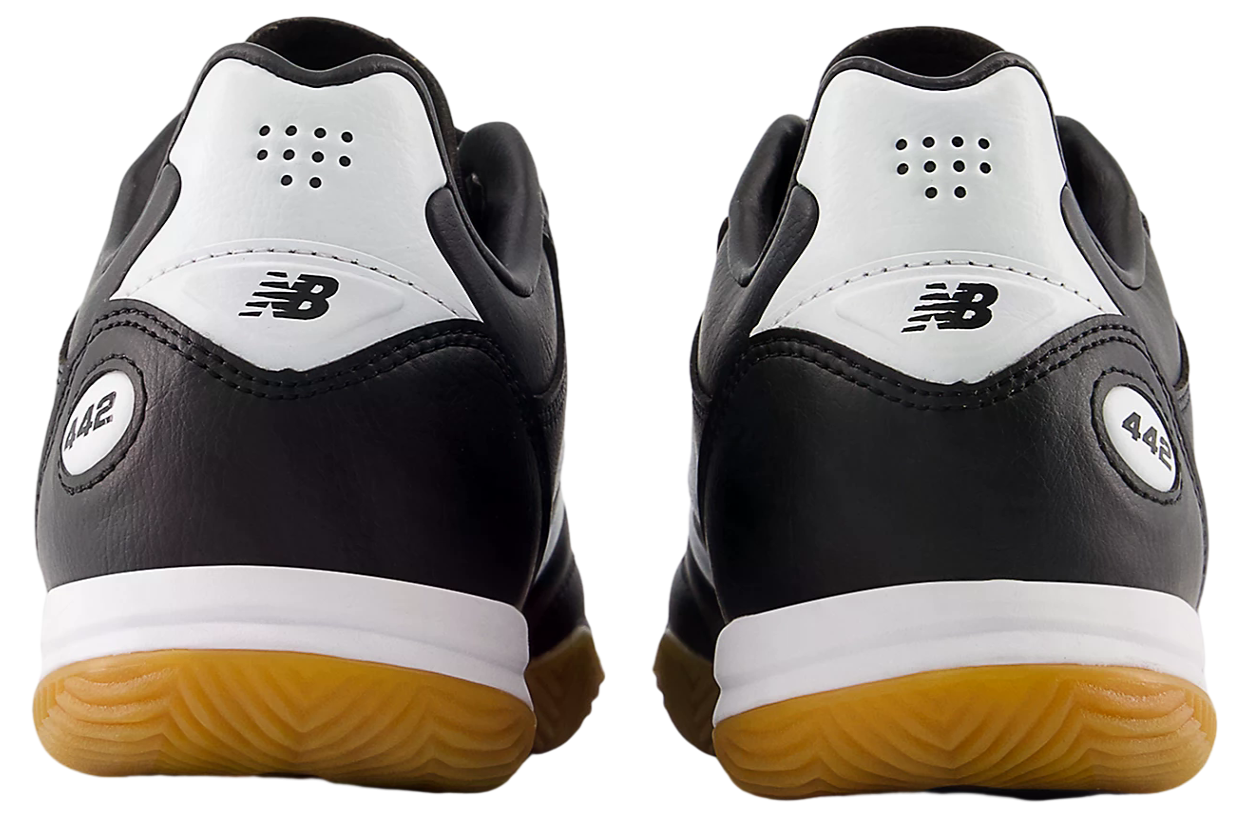 New Balance 442 Pro IN V3 Black / White