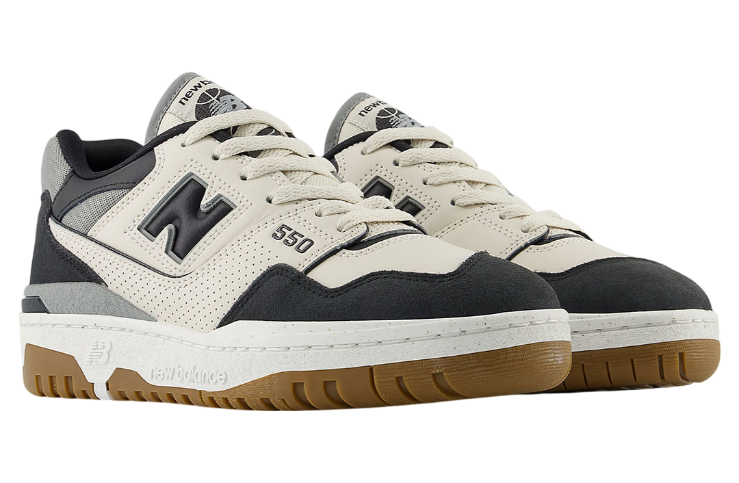 New Balance 550 Black / Moonbeam