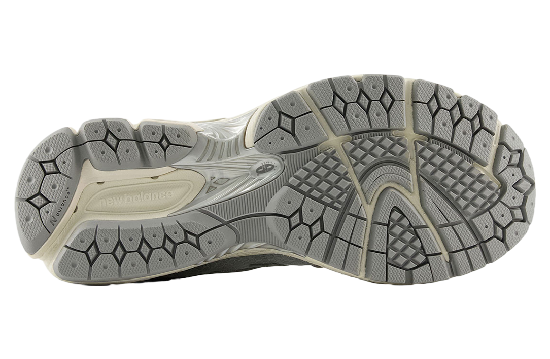 New Balance 860v2 Silver / Red