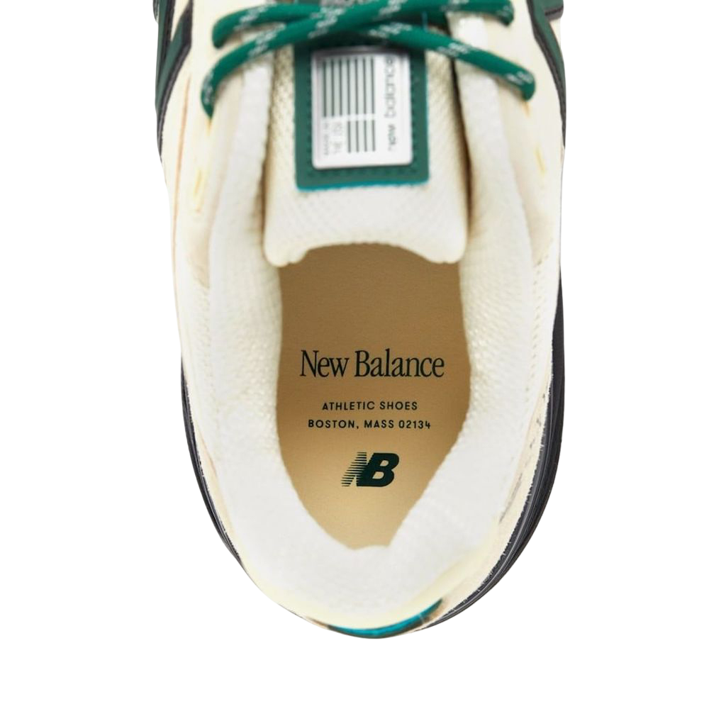 New Balance 990v4 Macadamia Nut / Black