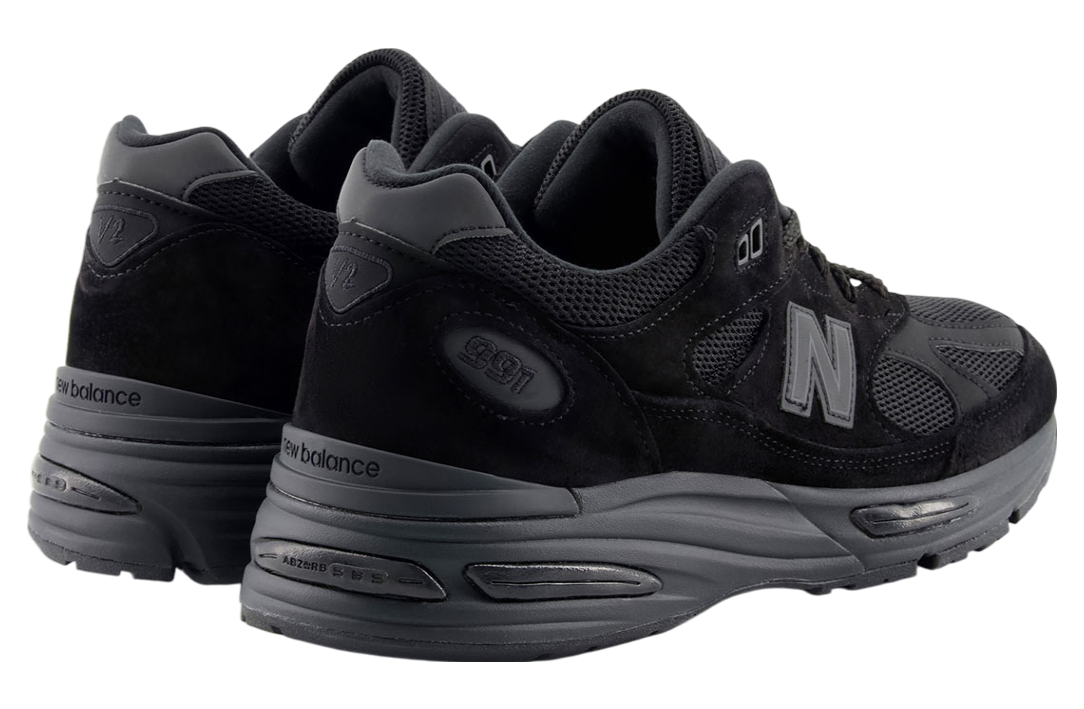 New Balance 991v2 Triple Black