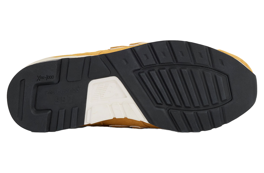 New Balance 997 Dried Apricot / Calcium