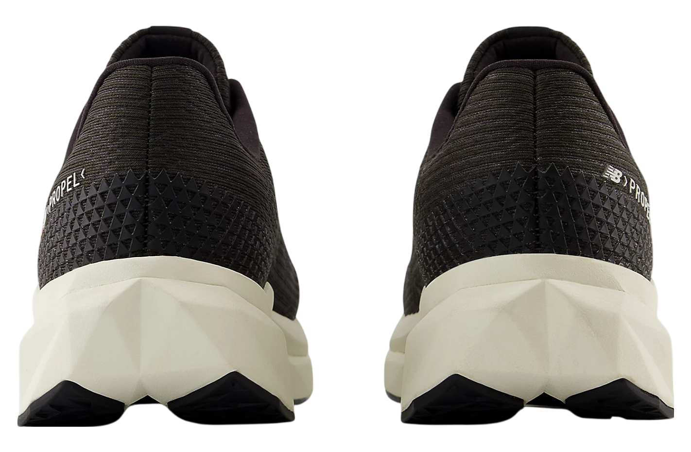 New Balance Fuelcell Propel v5 Black / Hot Mango