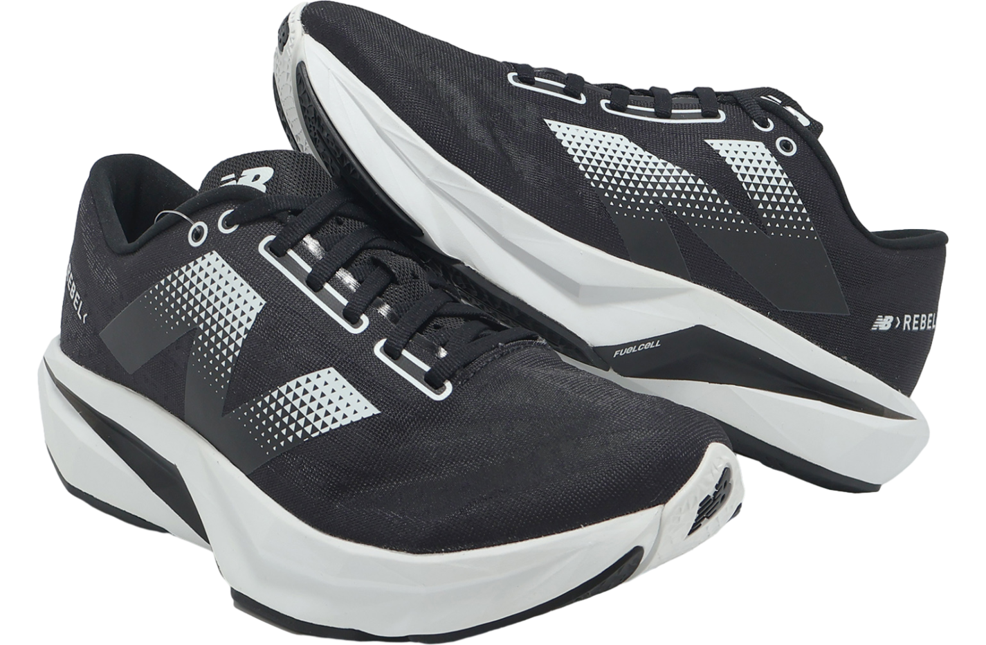 New Balance FuelCell Rebel V4 2E Wide Black / White - Feb New Balance FuelCell Rebel V4 2E Wide Black / White - Feb