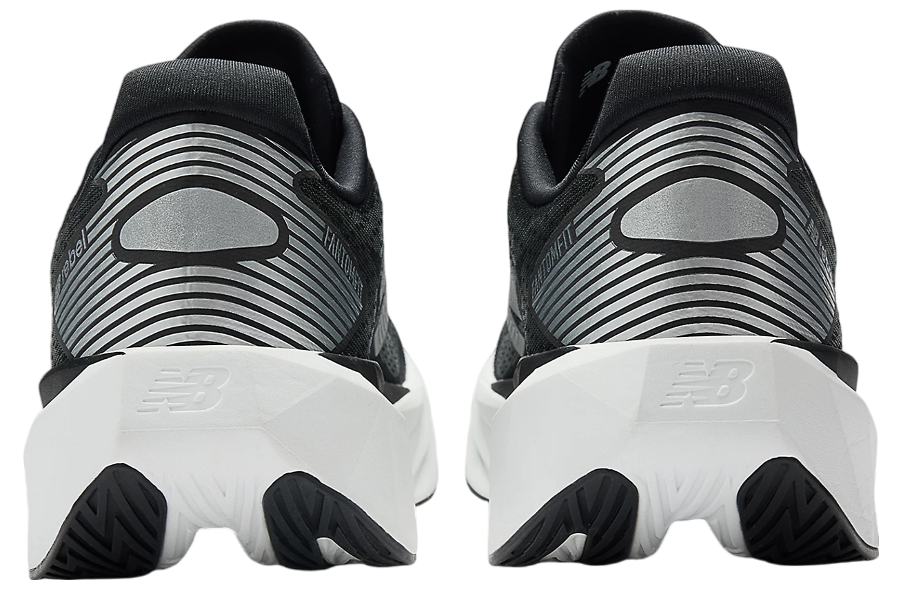 New Balance Fuelcell Rebel v5 Black / Silver Metallic